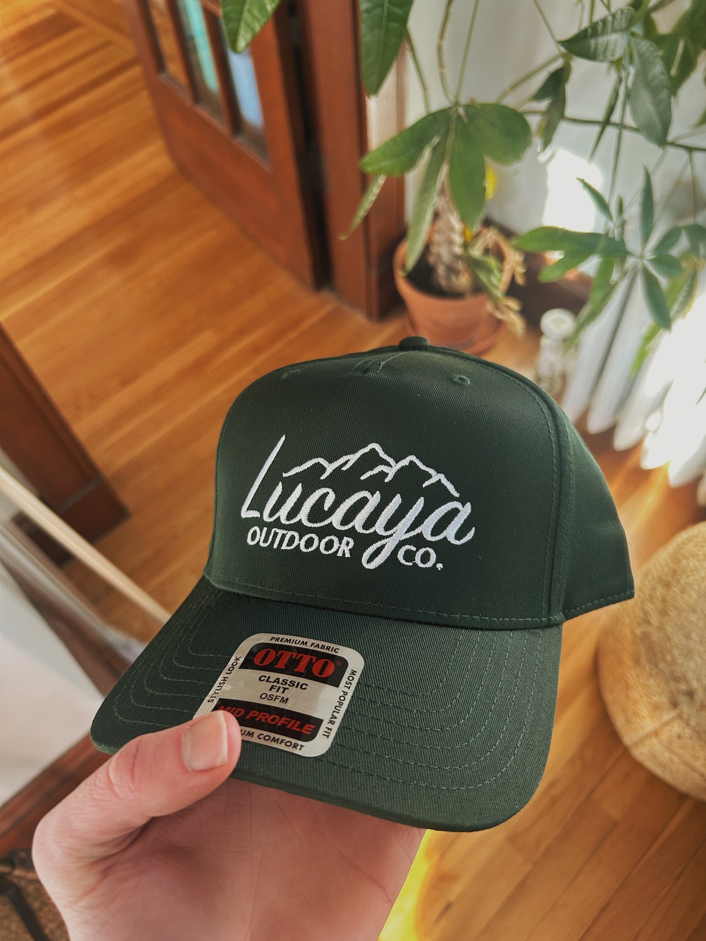 LUCAYA Cursive Snapback