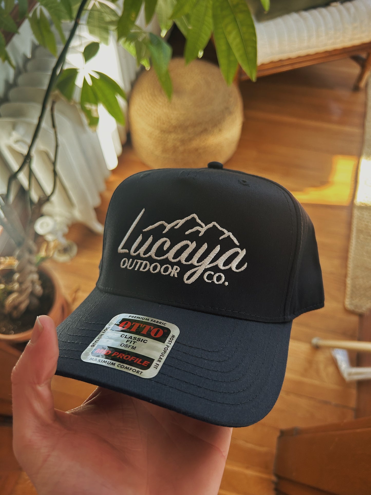 LUCAYA Cursive Snapback